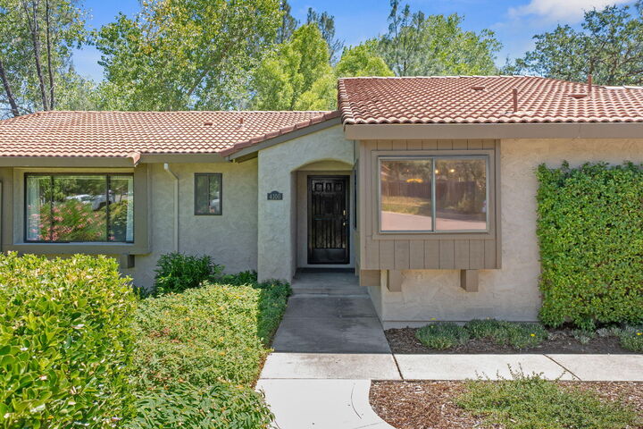 Property Photo:  4100 Jasper Way  CA 96001 