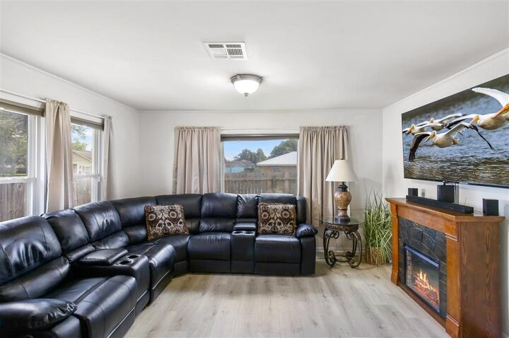 Property Photo:  617 Sycamore Street  LA 70601 