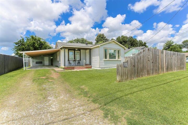 Property Photo: 617 Sycamore Street LA 70601