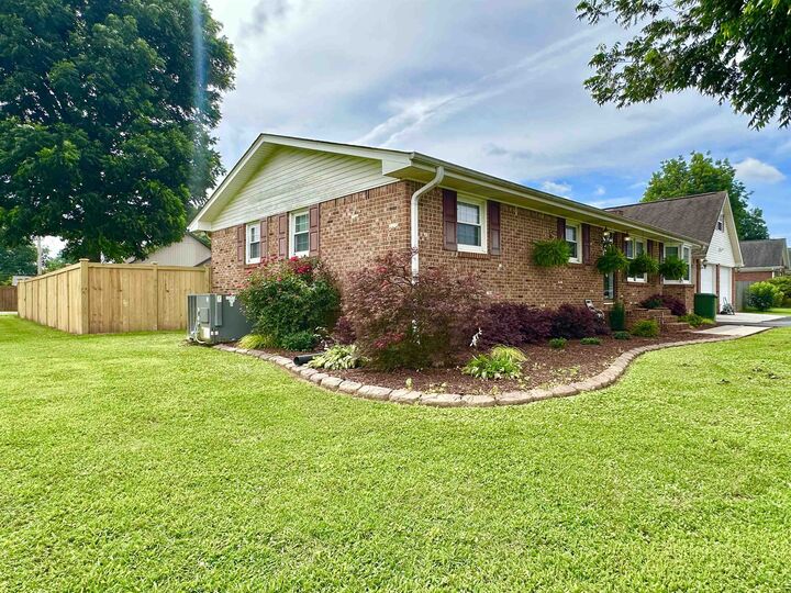 Property Photo: 403 Union Ave AL 35661