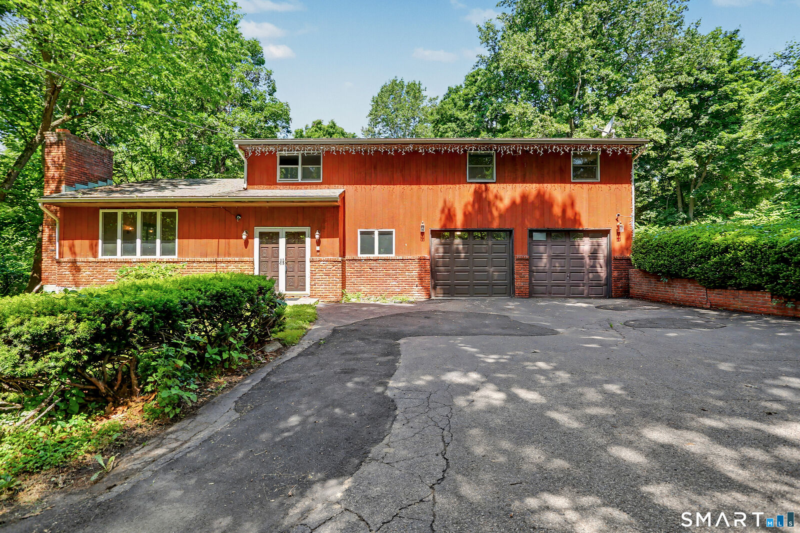 Property Photo:  