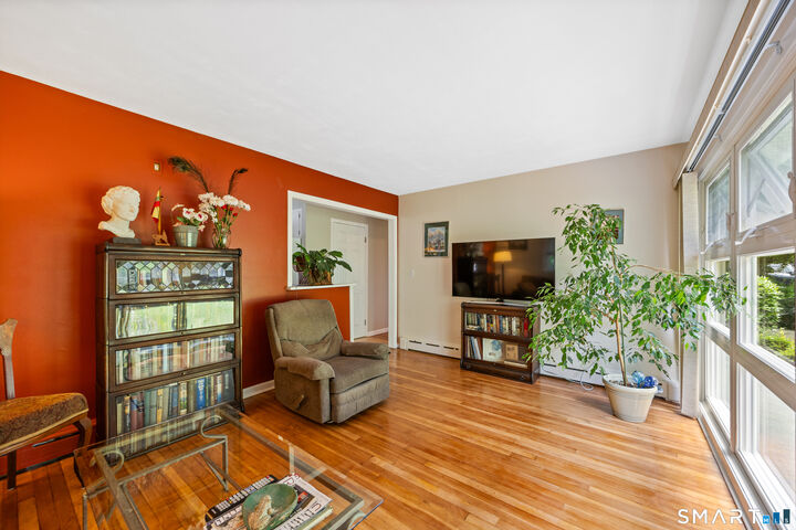 Property Photo:  80 Briar Cliff Avenue  CT 06708 