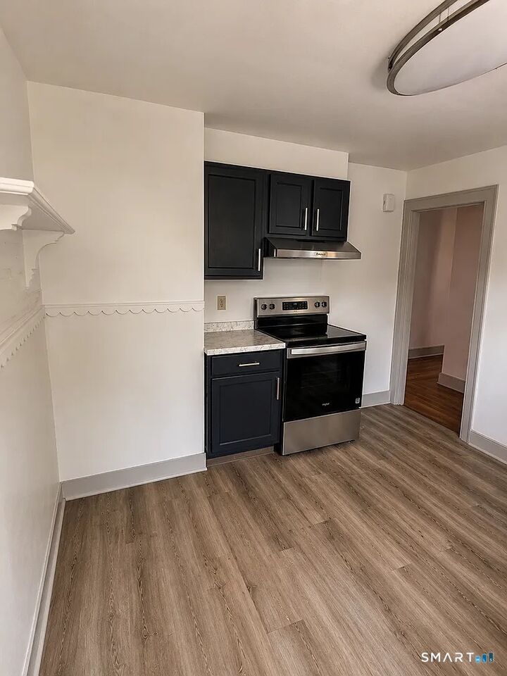 Property Photo:  40 Rogers Street 2  CT 06405 