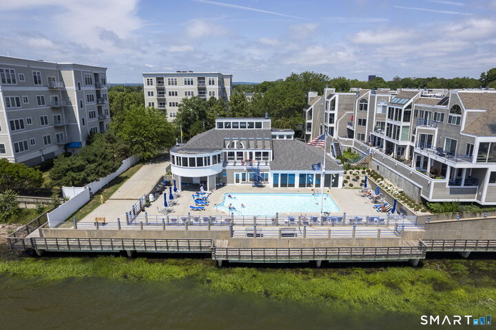Property Photo: 38 Harbour Close 38 CT 06519