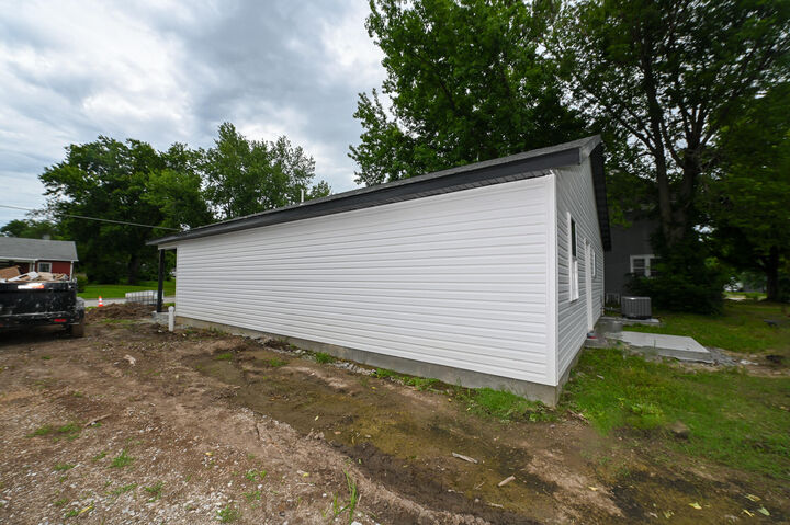 Property Photo:  524 E Allison Street  MO 64772 