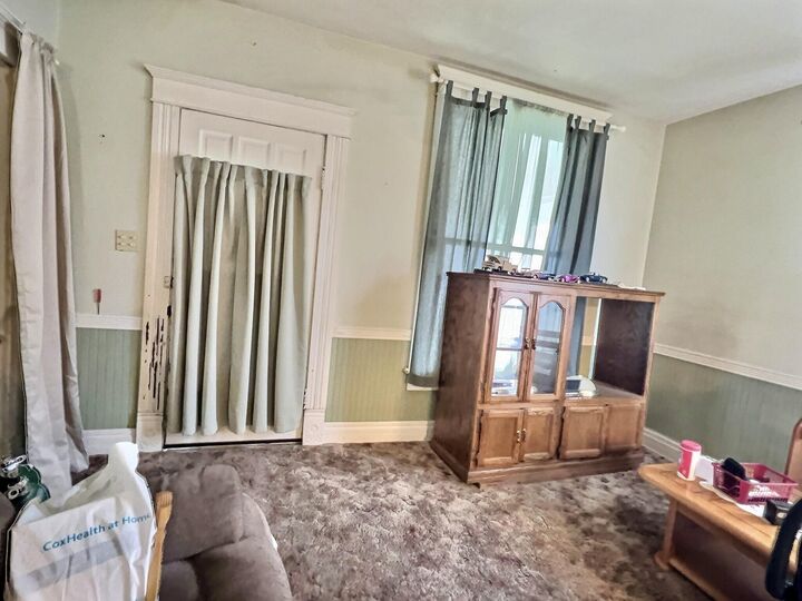 Property Photo: 613 6th Street MO 65708
