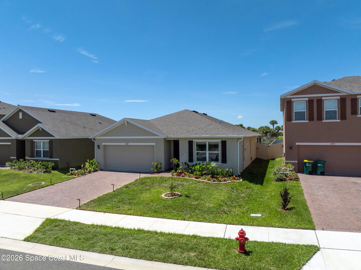 Property Photo: 4867 Barr Street FL 32904