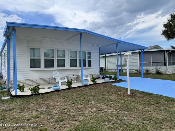 Property Photo: 805 Wren Circle FL 32976