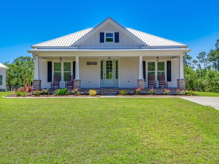 Property Photo: 4530 Palms Way FL 32346