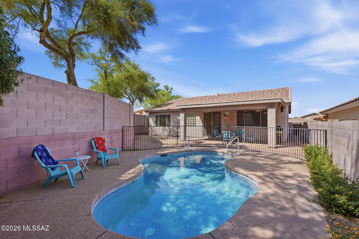 Property Photo:  13853 N Bushwacker Place  AZ 85755 