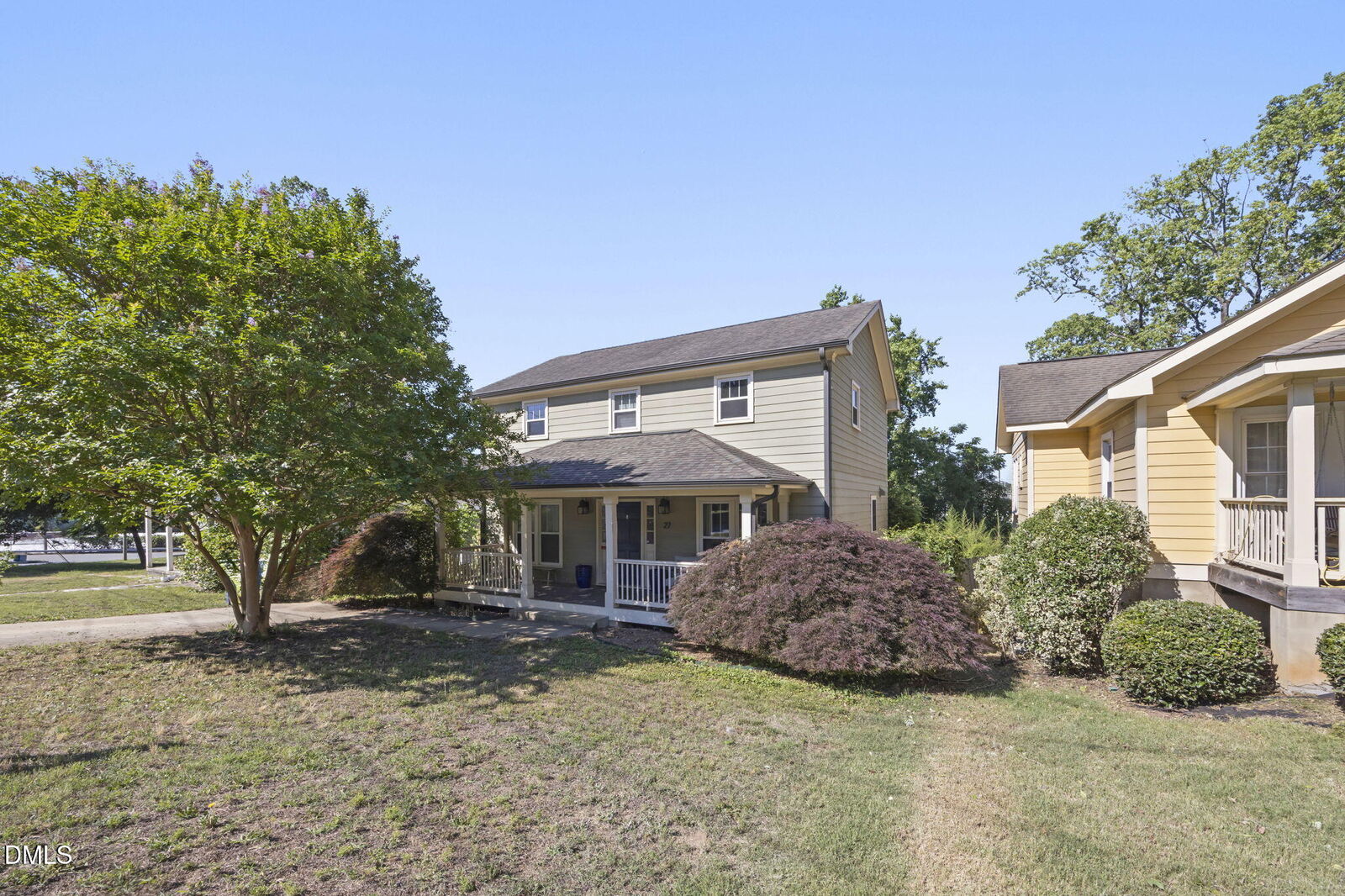 Property Photo:  27 Summit Avenue  NC 27603 