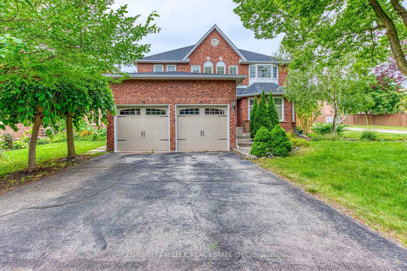 Property Photo: 1351 Fieldcrest Lane #Lower ON L6M 2W8
