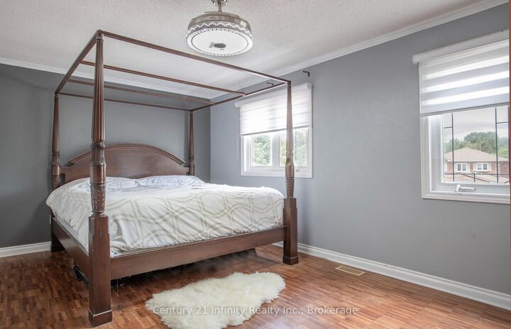 Property Photo:  1144 Thimbleberry Circle  ON L1K 2H1 