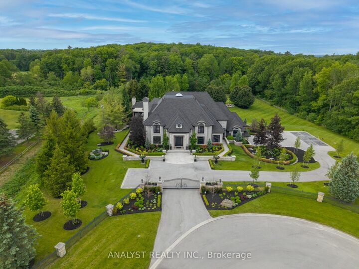 Property Photo: 76 Scotch Valley Drive ON L7B 1L9