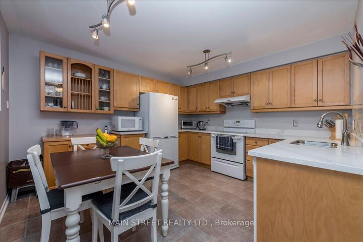 128 Tunbridge Road — photo 1
