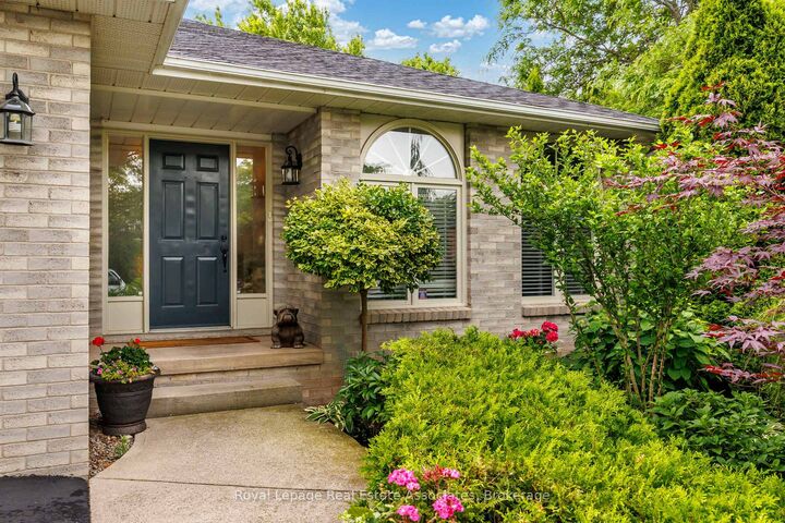 Property Photo: 537 Mathewman Crescent ON L7L 5S6
