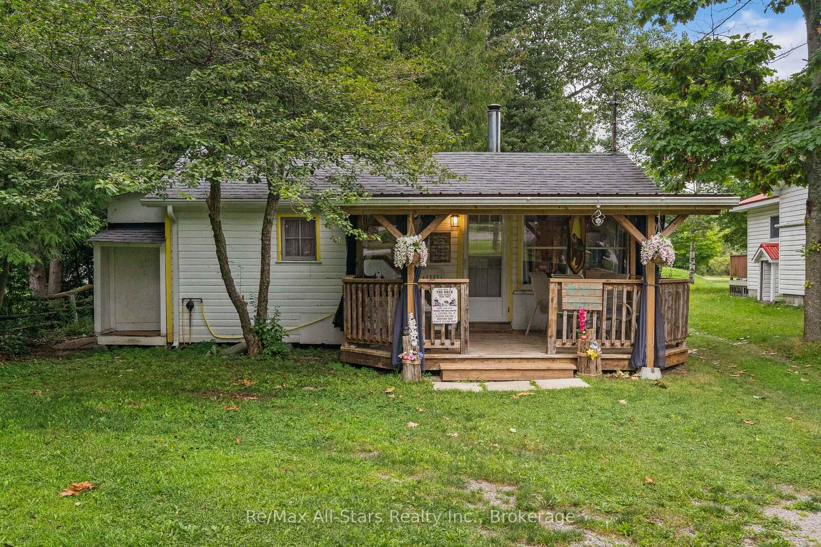 Property Photo: 93 Sturgeon Glen Road ON K0M 1N0