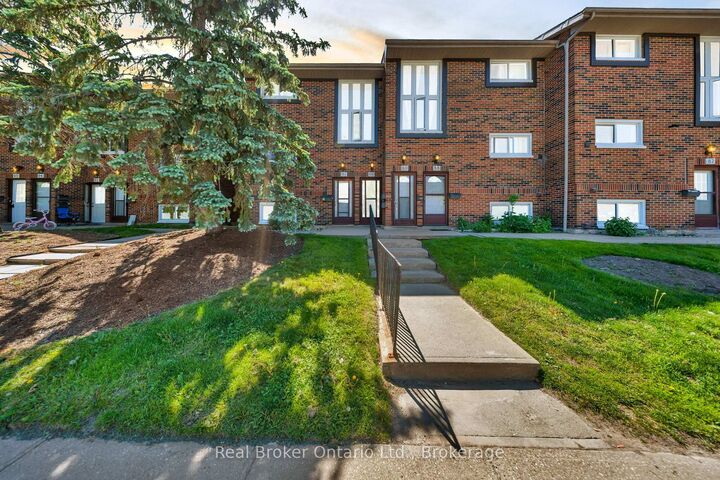 49 Rhonda Road 90 — photo 1
