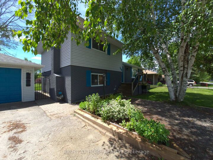 Property Photo: 246 Calford Street ON L0M 1B0