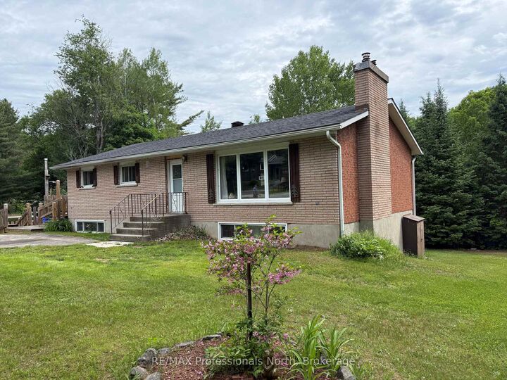 37 Spruce Drive S — photo 1