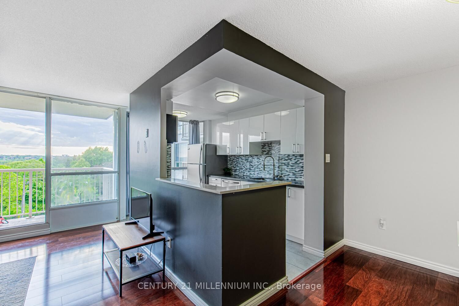 Property Photo:  3077 Weston Road 807  ON M9M 3A1 