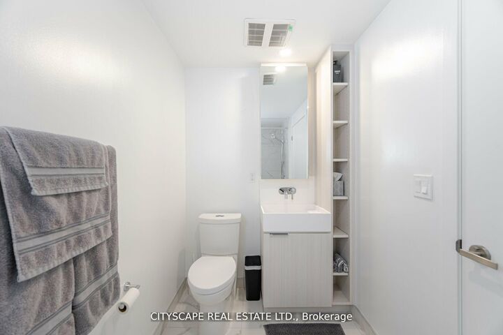 Property Photo: 370 Martha Street S 1907 ON L7R 0G9