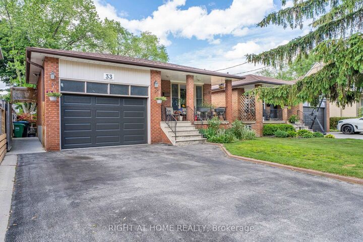 Property Photo: 33 Benson Avenue ON L5H 2P3