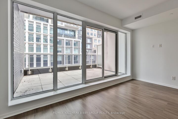 Property Photo: 783 Bathurst Street 422 ON M5S 0A8