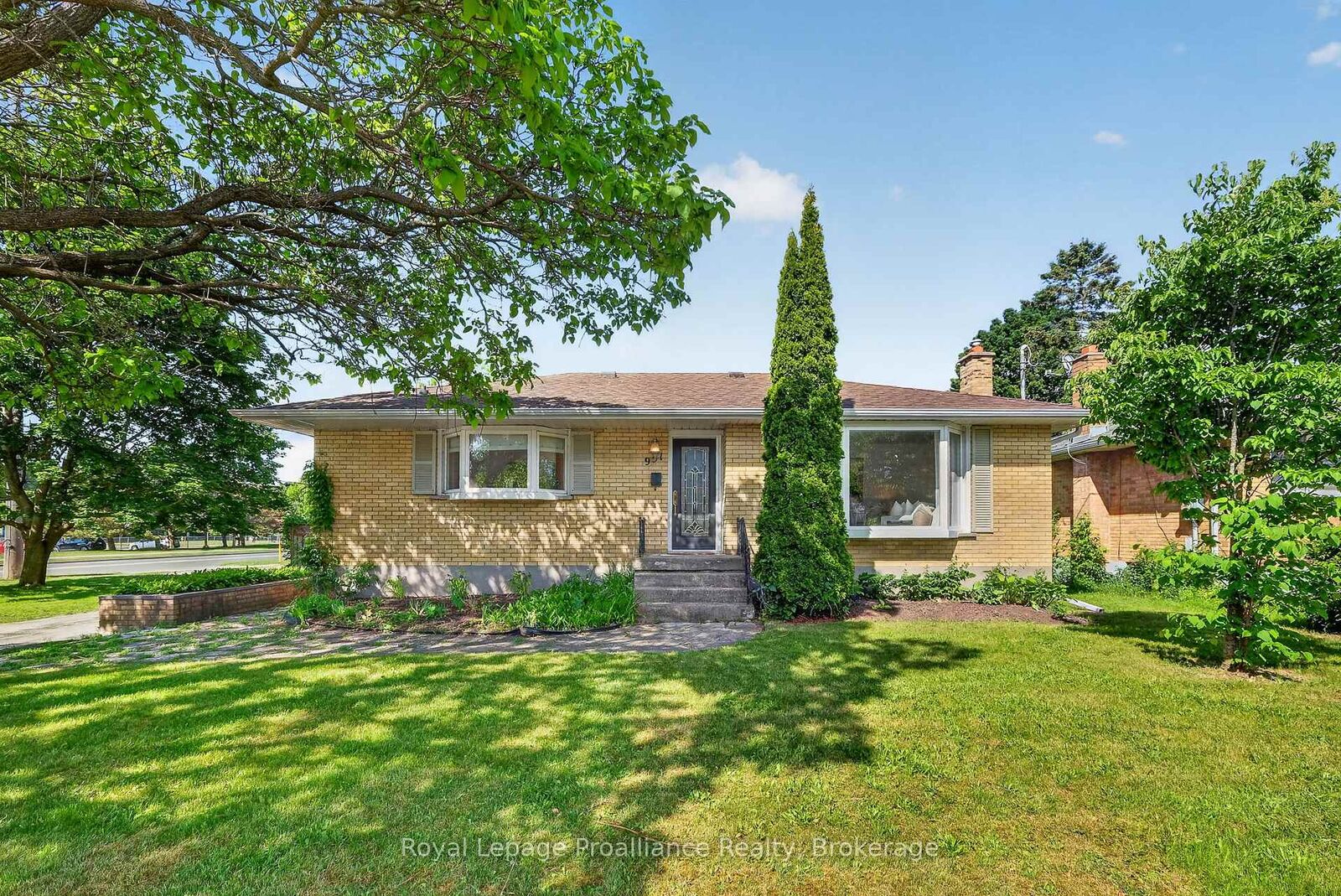 Property Photo: 951 D'Arcy Street ON K9A 4B6