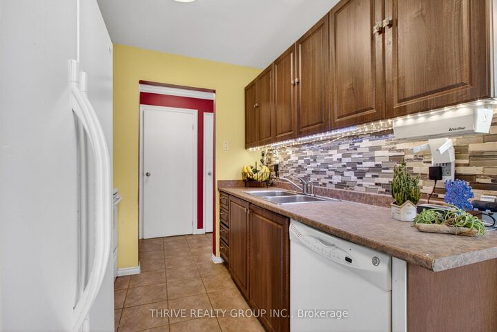 Property Photo: 75 Huxley Street 401 ON N6J 4W7