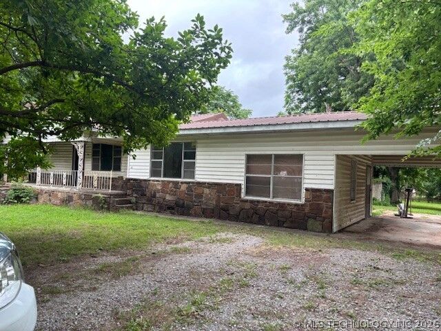 Property Photo: 106 S Stand Watie Boulevard OK 74470