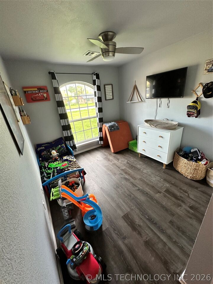 Property Photo: 10803 E 112th Street OK 74055