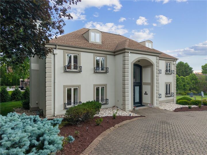 Property Photo: 180 Springmeadow Dr PA 15241