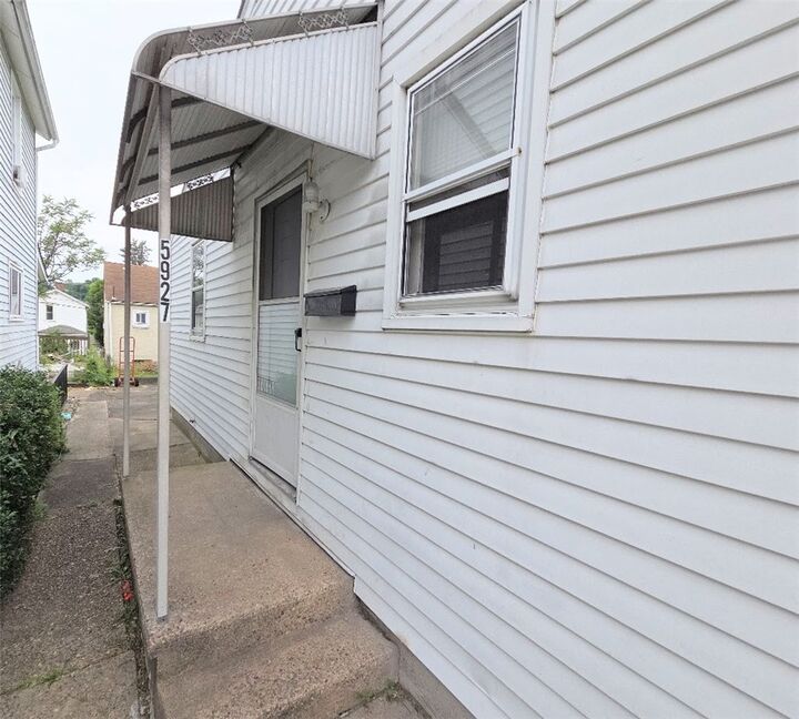 Property Photo: 5927 Roslyn St. PA 15135