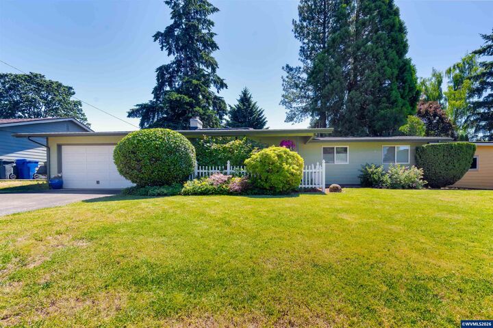 Property Photo: 4626 2nd Pl SE OR 97302