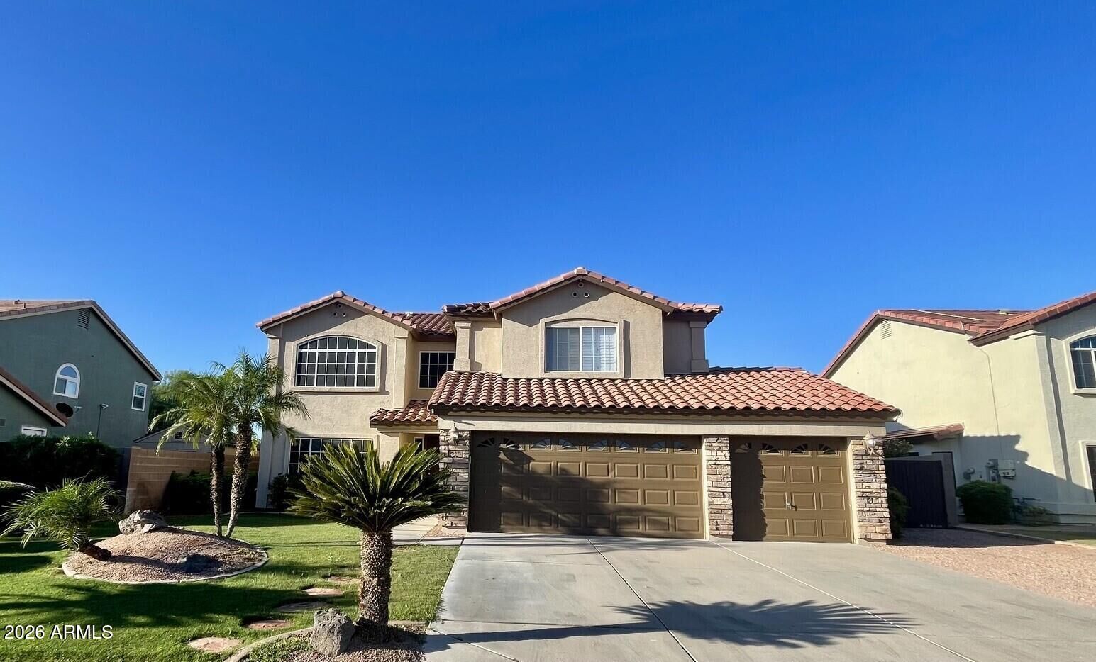 Property Photo: 537 E Lakeview Drive AZ 85143
