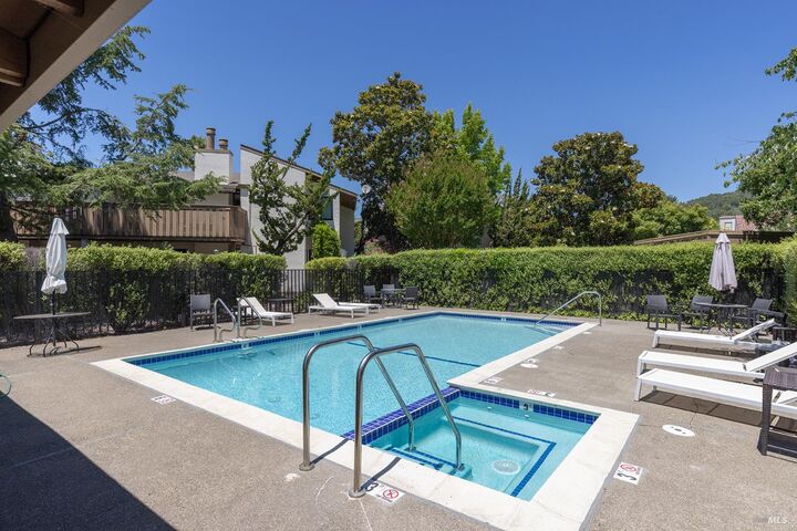 Property Photo: 225 2nd Street 27 CA 95476