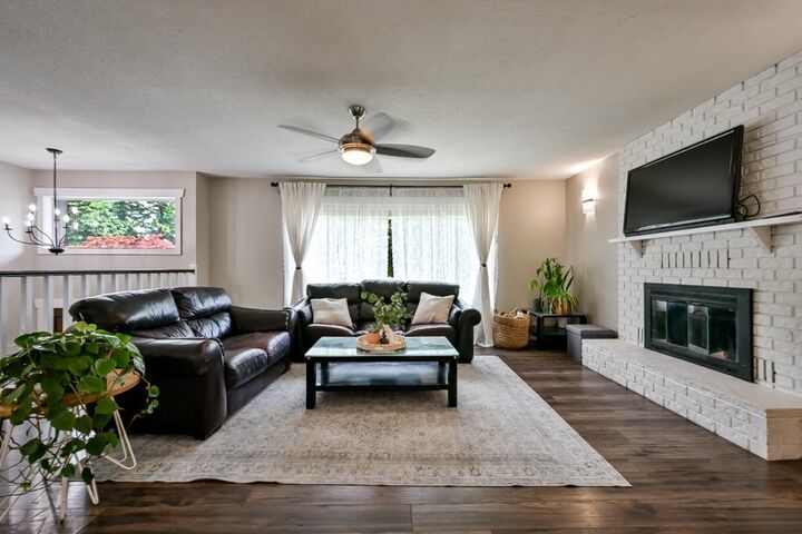 Property Photo: 34487 Pearl Avenue BC V2S 2V7
