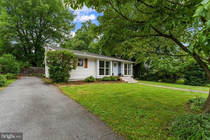 Property Photo: 203 Maple Street VA 20117