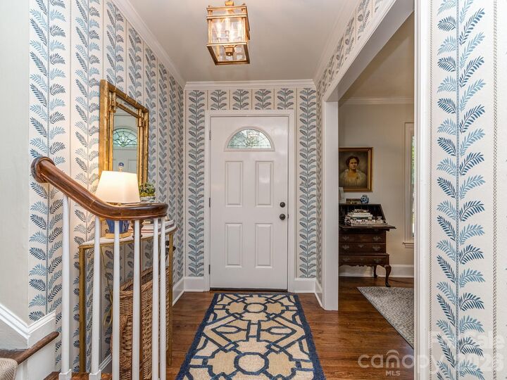 Property Photo: 6817 Ronda Avenue NC 28211