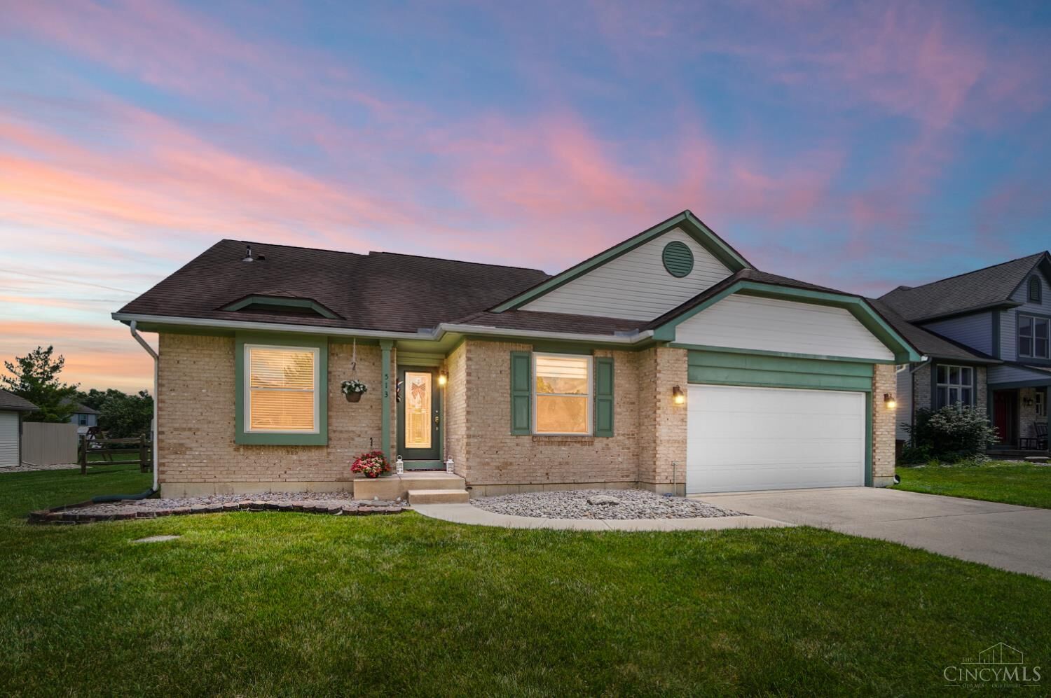 Property Photo: 513 Heritage Court OH 45036