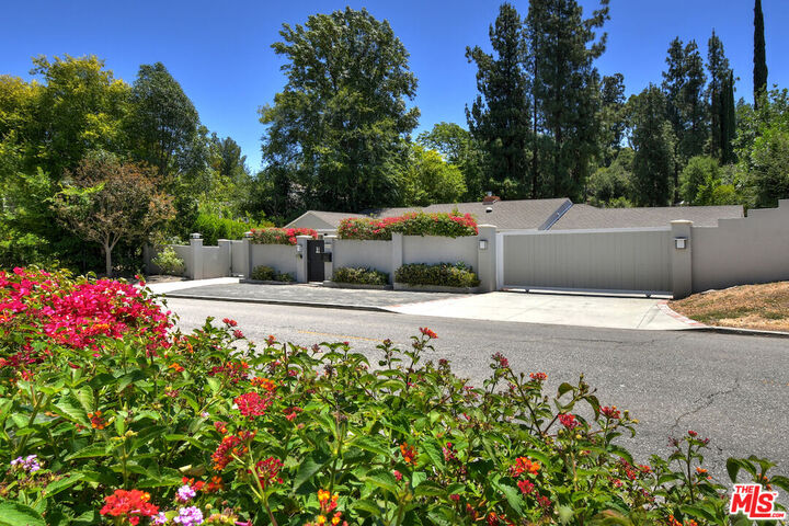 Property Photo:  20044 Wells Dr  CA 91364 