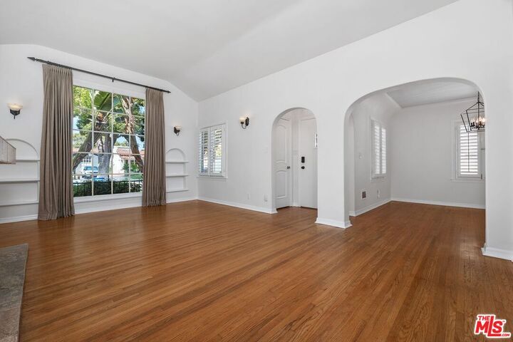 Property Photo:  2030 Kelton Ave  CA 90025 