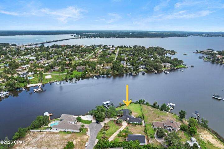 Property Photo:  700 Iowa Avenue  FL 32444 