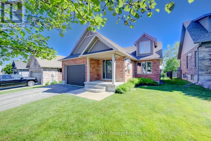 Photo de la propriété:  108 Ruby'S Crescent  ON N0G 2L2 