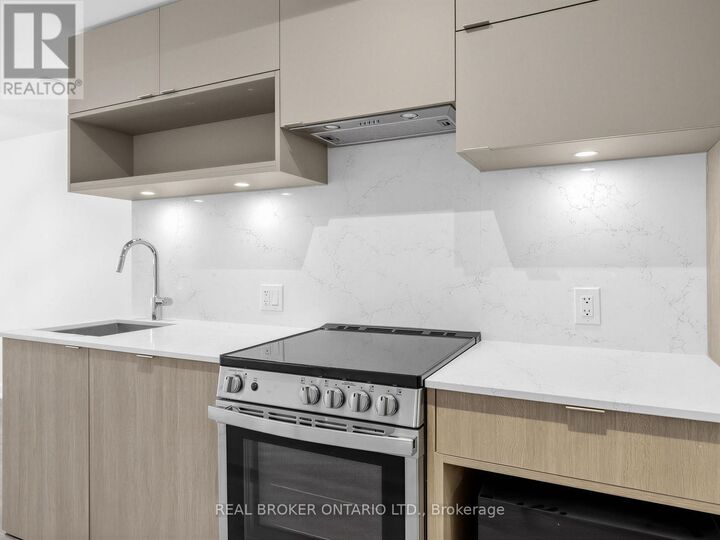 Property Photo: 100 Queen Street East 1912 ON M5C 0B5