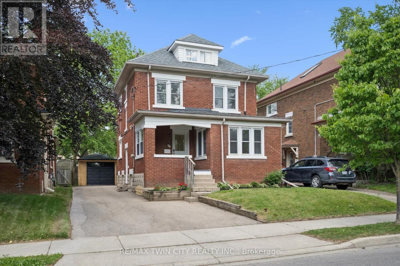 Property Photo:  38 Stirling Avenue North  ON N2H 3G5 