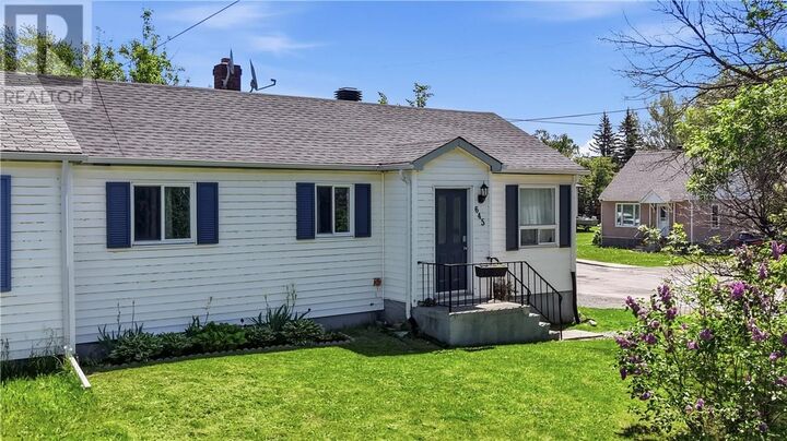 Property Photo:  645 Main Street  ON P3Y 1M6 