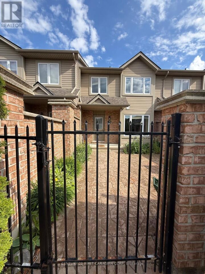 Property Photo:  1600 Mickleborough Drive 52  ON N6G 5R9 