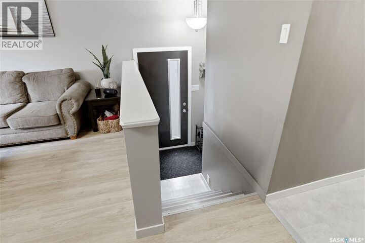 Property Photo:  18 Fisher Street  SK S4N 1N6 